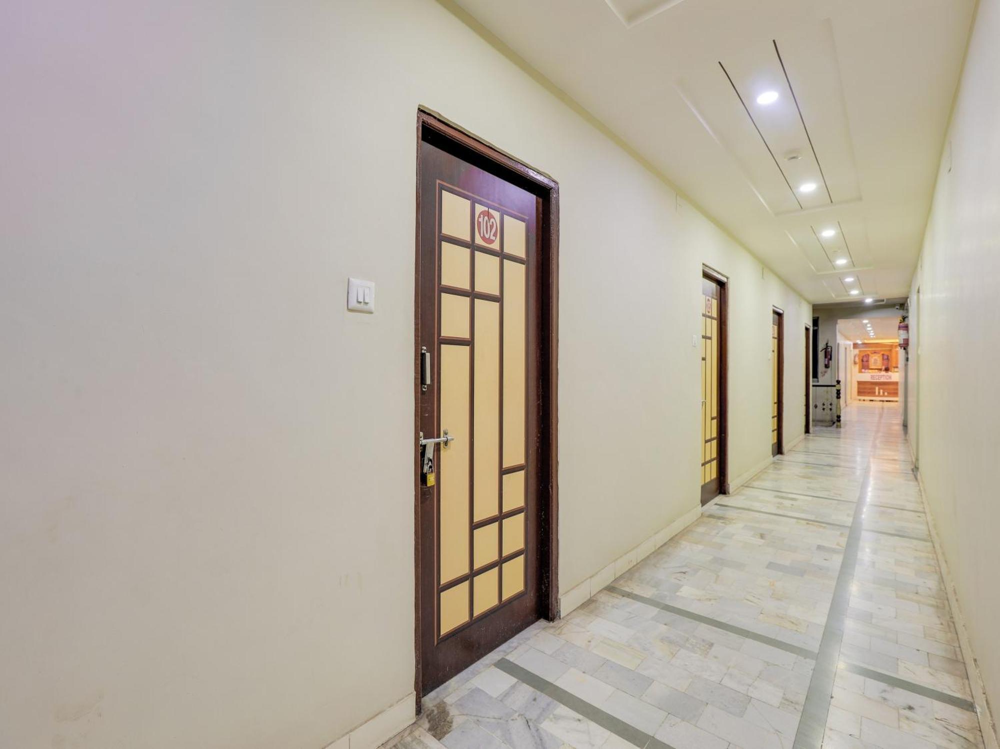 Hotel O Asopalav Naroda Exterior photo
