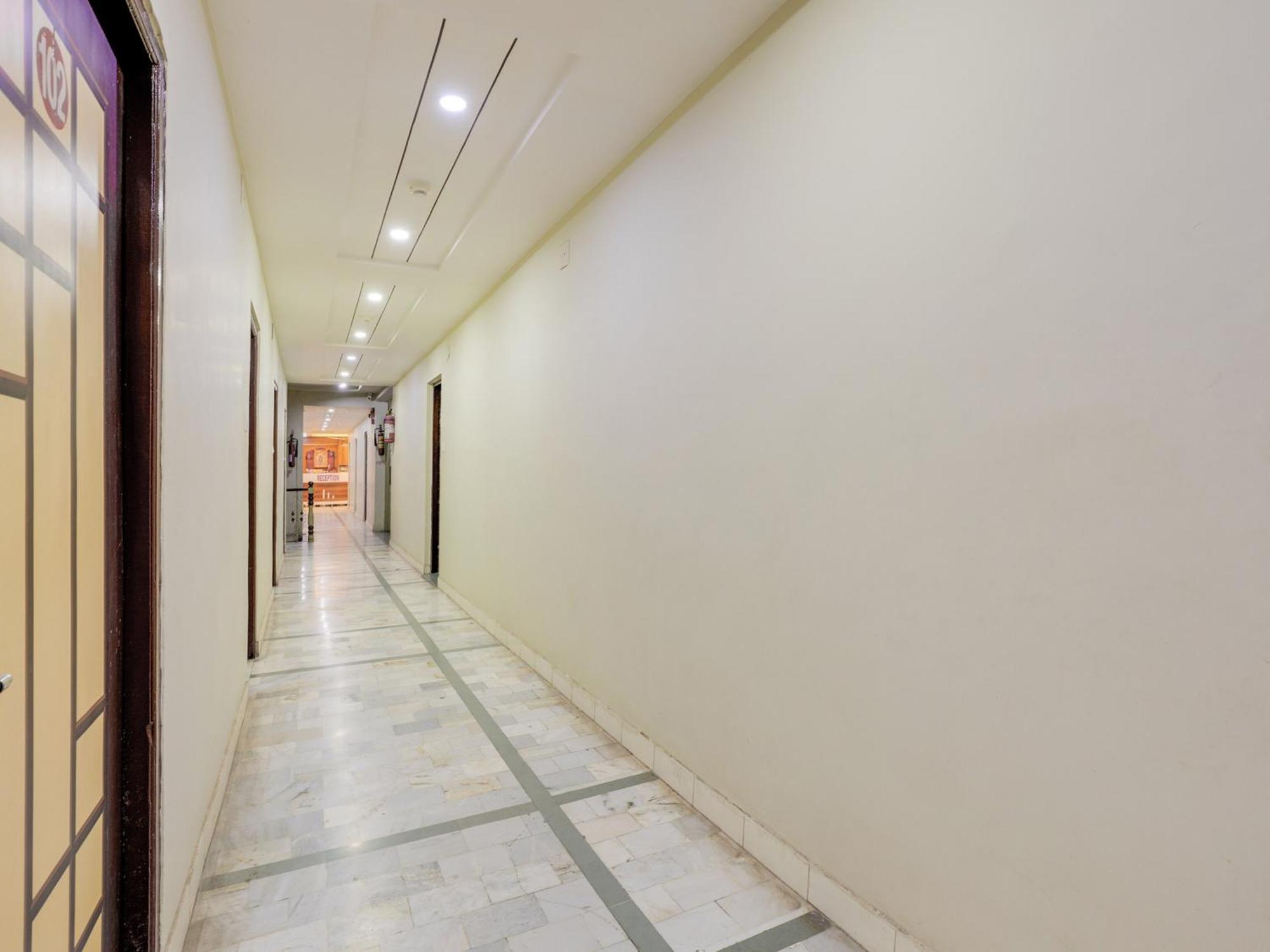 Hotel O Asopalav Naroda Exterior photo
